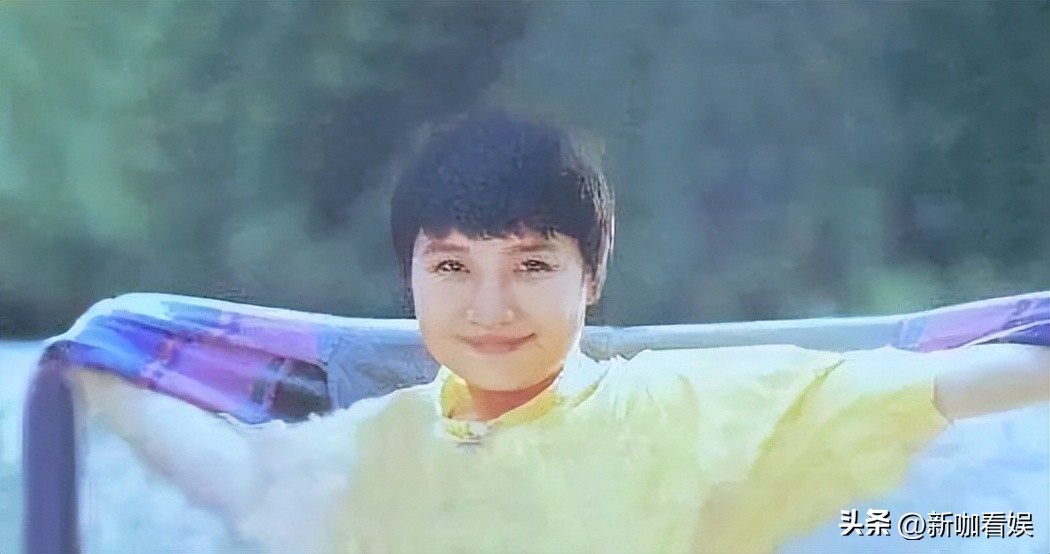 歌手李娜出家后还俗了吗,歌手李娜当年为什么出家