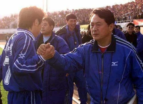 金志扬足球风格,中国足球比赛金志扬