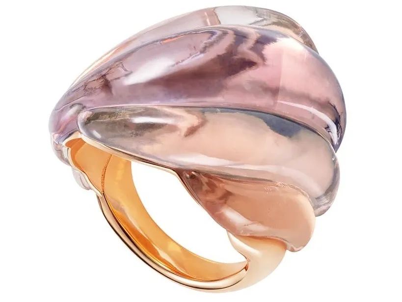 苏富比上拍戴妃紫水晶项链坠，竟然被卡戴珊抢到？她真的赚到了吗？