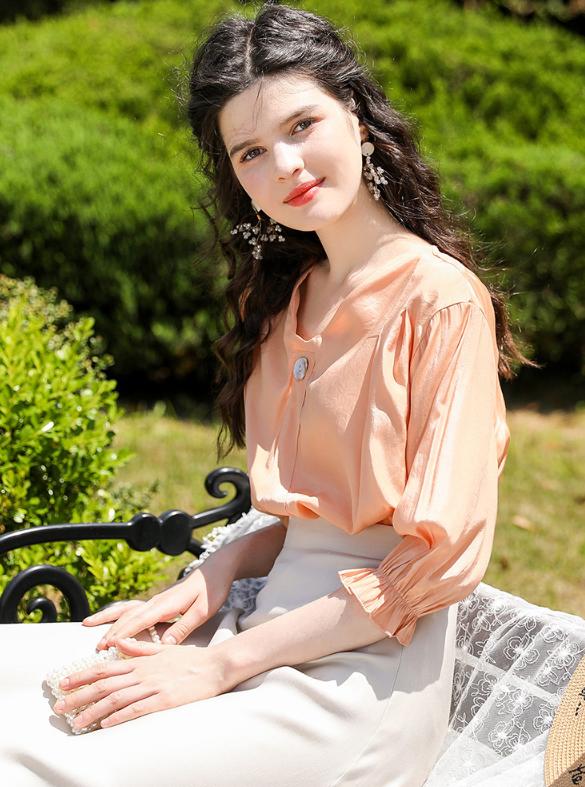 高质量穿搭小衫这样穿高端又时髦,杏衫的穿搭技巧