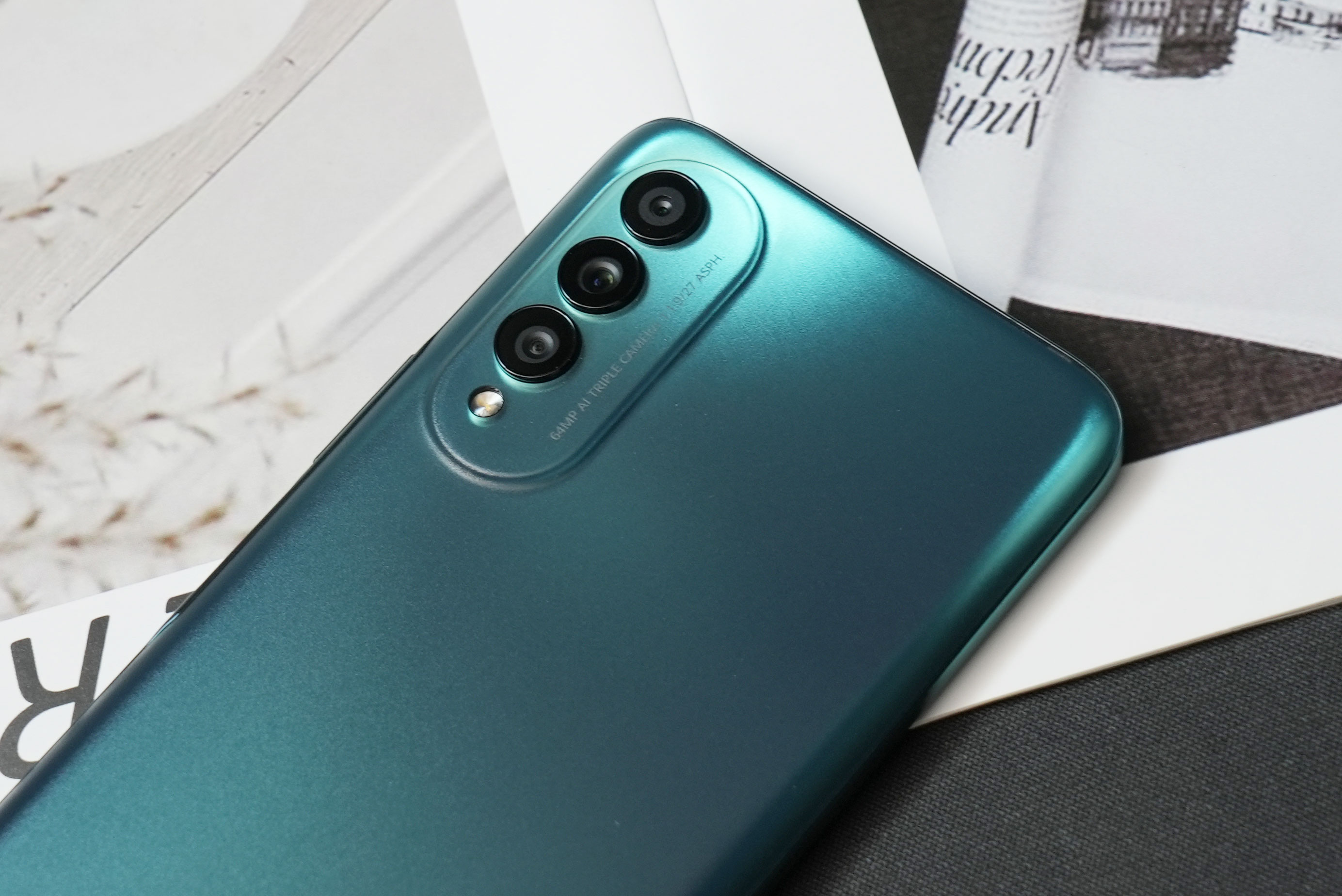 华为nova10z评测：快充/磨砂/高像素“低价高配”的诚意之作