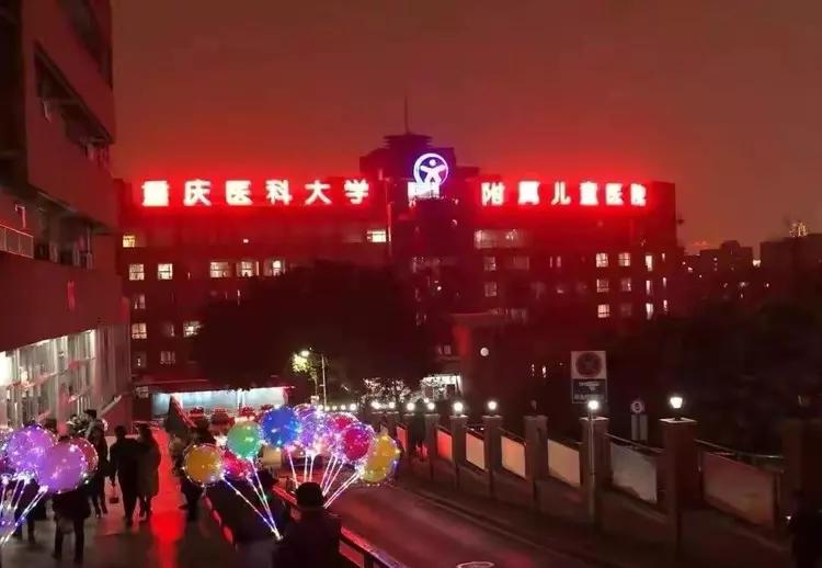 2009年湖南女子生下2斤重小猴子,湖南女子生了个小猴子上综艺节目