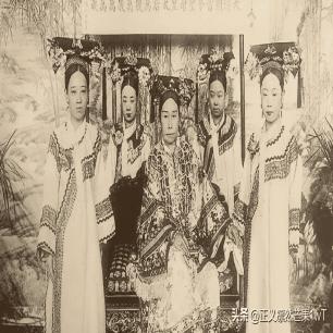 日军日记：*安妇慰**不服从管教，我很愤怒，用*刀刺**插入她的*体下**