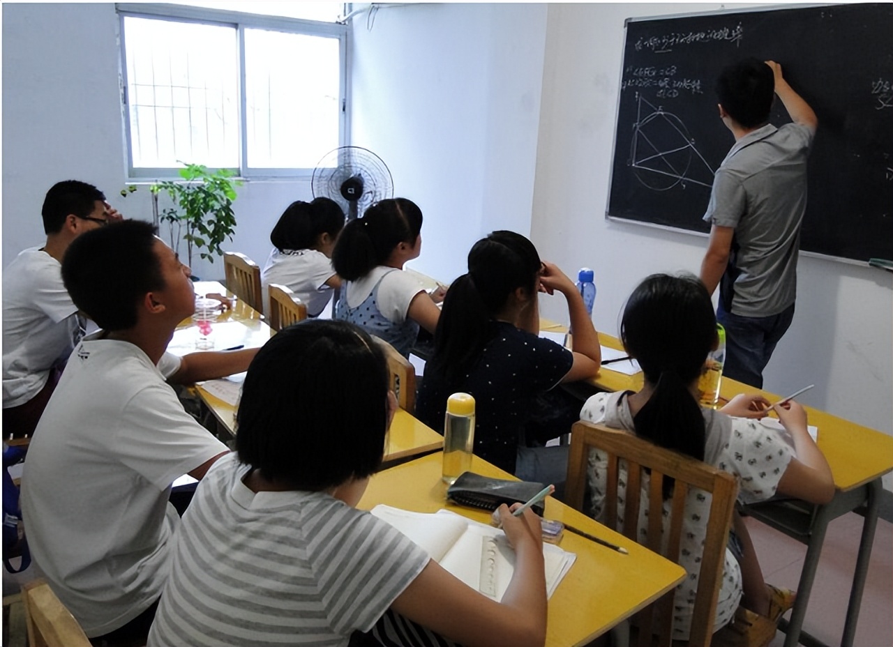 河南一教师违规有偿补课被查,河南教师违规补课被开除