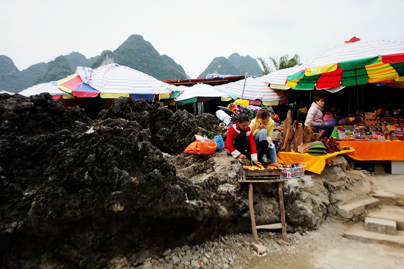 中越边境越南的露天集市,高平集市