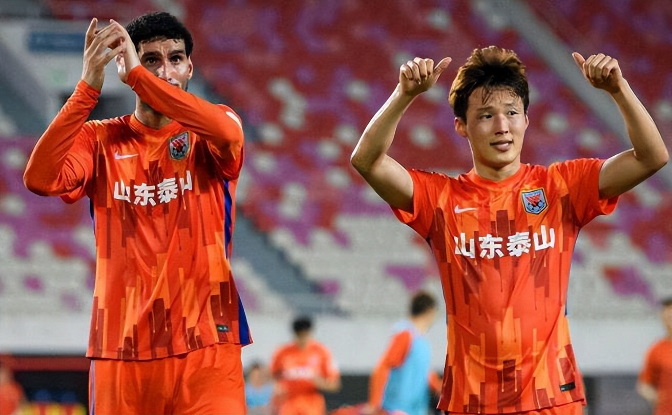 崔康熙老糊涂了？泰山新援刚送出关键助攻，却将他半场就给换下