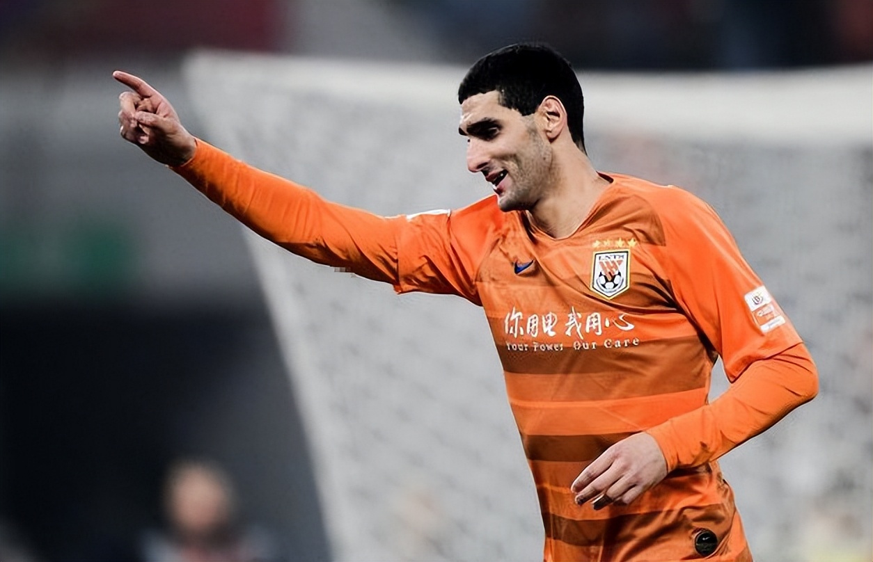 武汉三镇费莱尼,武汉三镇对山东鲁能