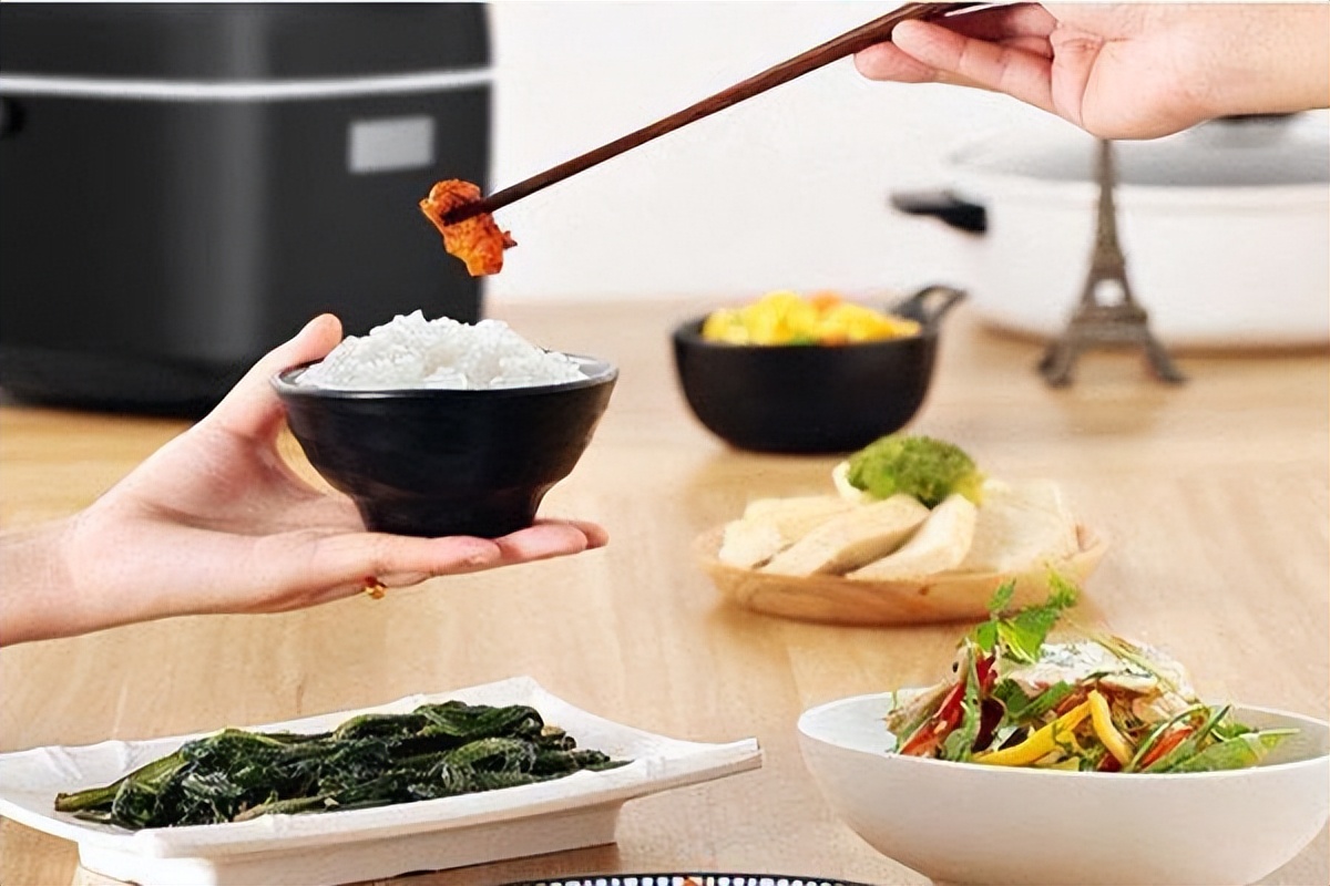 每次都吃撑但是饿得很快是什么病,很容易饿吃一点就撑是什么原因