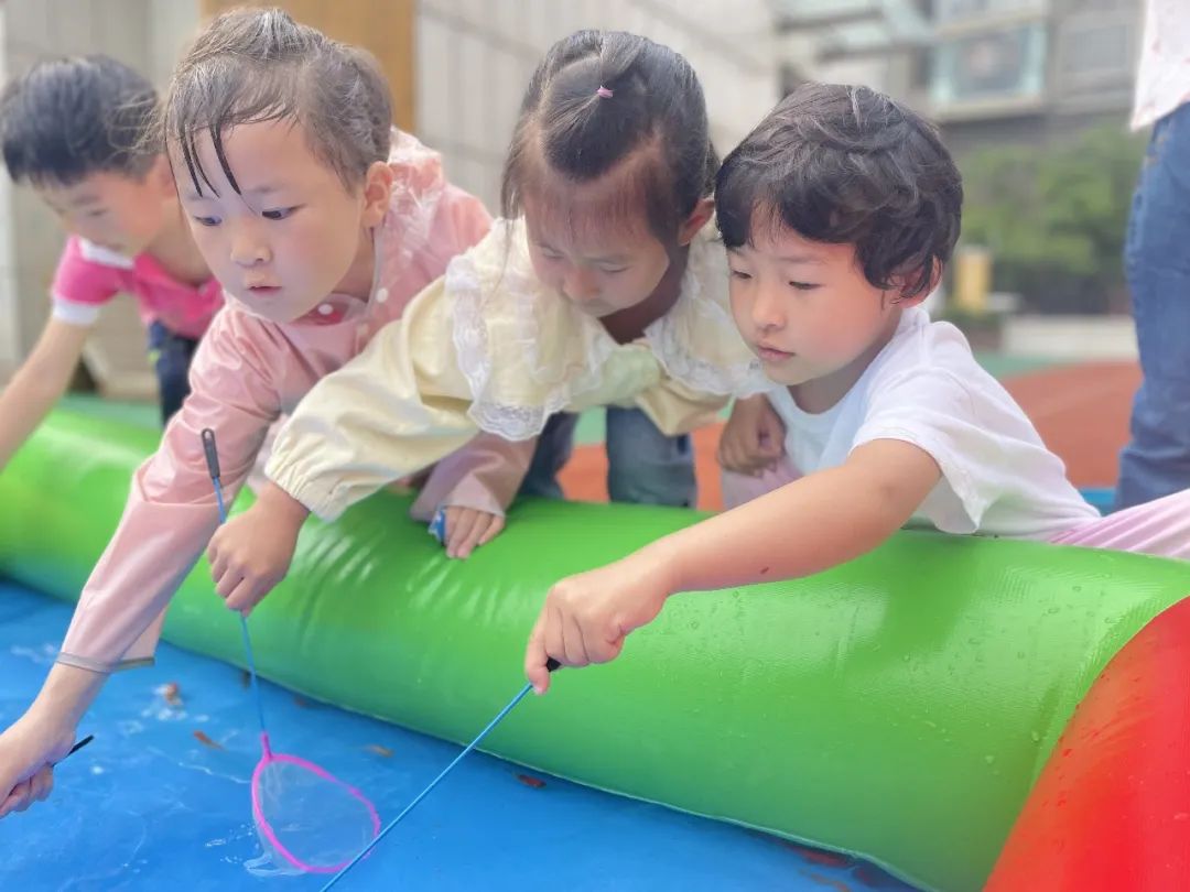 倾听儿童相伴成长六一节视频,六一儿童游玩活动