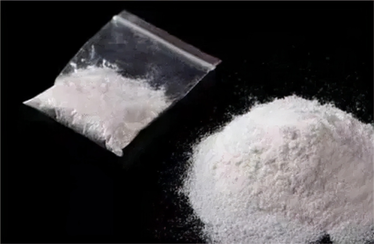 2009年，女毒贩为爱拒供黑人男友，被判死刑后哭着向父母表示忏悔