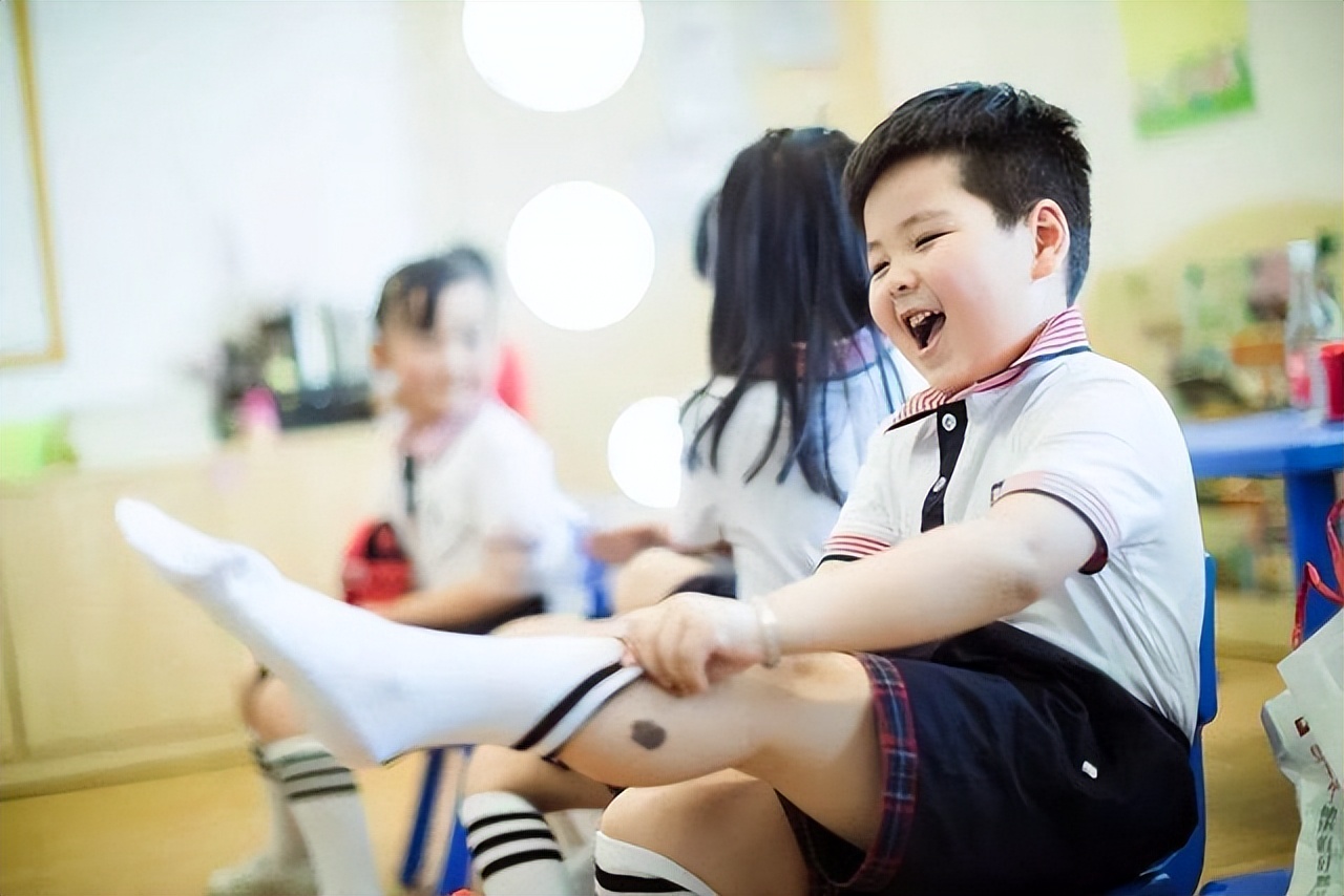 孩子不合群我该怎么解决,孩子内向被孤立了该怎么办