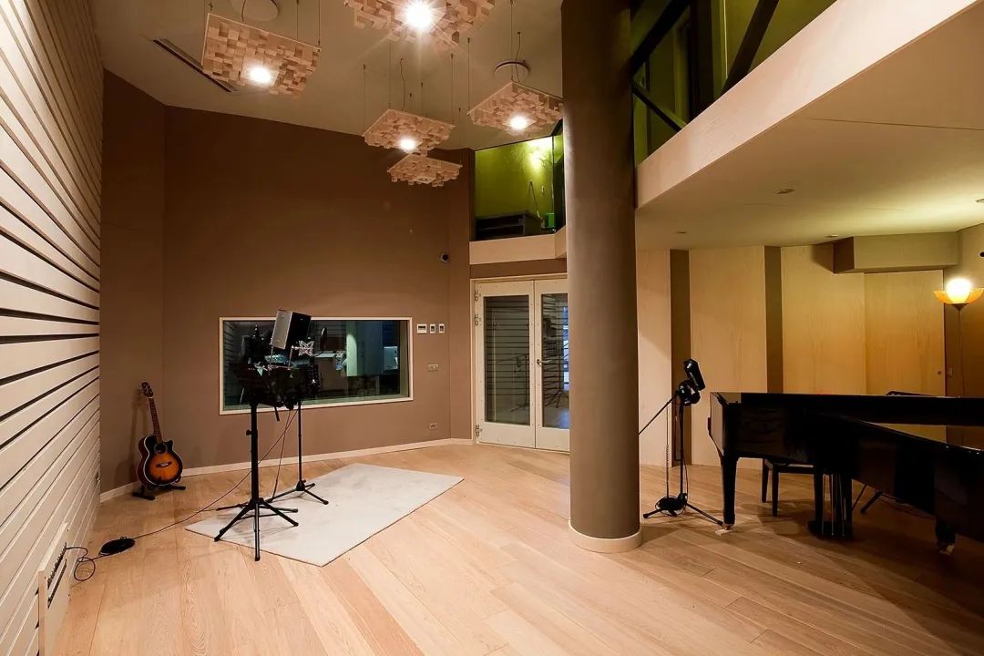 意大利的玻璃之家选择了SolidStateLogicSystemT和Network