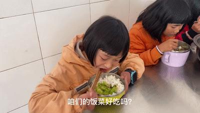 喜爱甜品的刨冰店老板，要把舌尖上的快乐传递给远方的乡村孩子