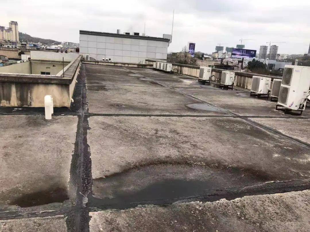 楼顶漏水怎么办快速解决方法,楼顶一下雨就漏水怎么解决