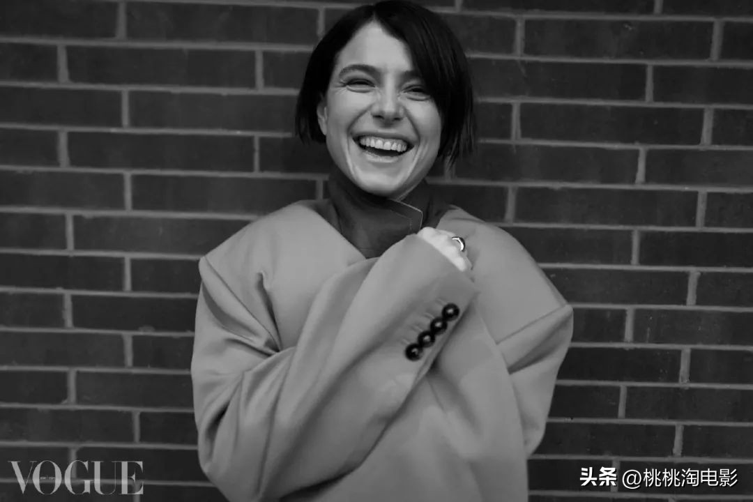 30位好莱坞颁奖季红人《VOGUE》“团建”，面对镜头随性自然