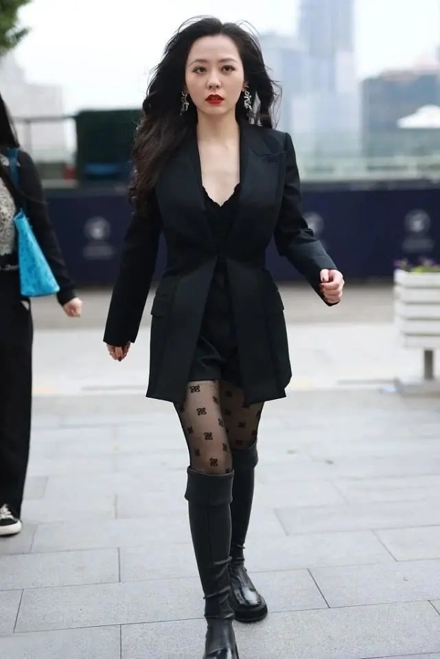 微胖女神张靓颖,张靓颖穿西装的穿搭