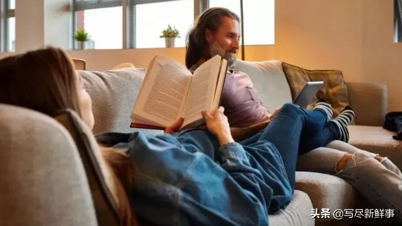 同时有两个伴侣男人更爱哪个,同时拥有多个男朋友正常吗