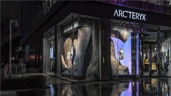 户外装备爱马仕,奢侈品prada冲锋衣