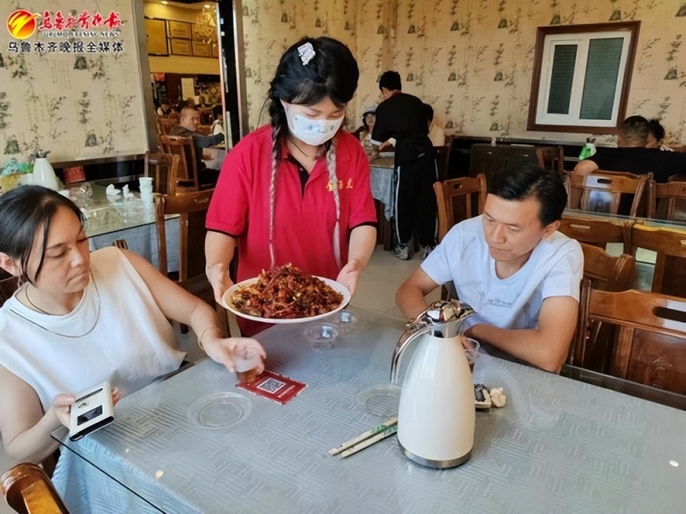 柴窝堡辣子鸡来新疆必吃的美味,新疆柴窝堡本地辣子鸡哪家最好吃