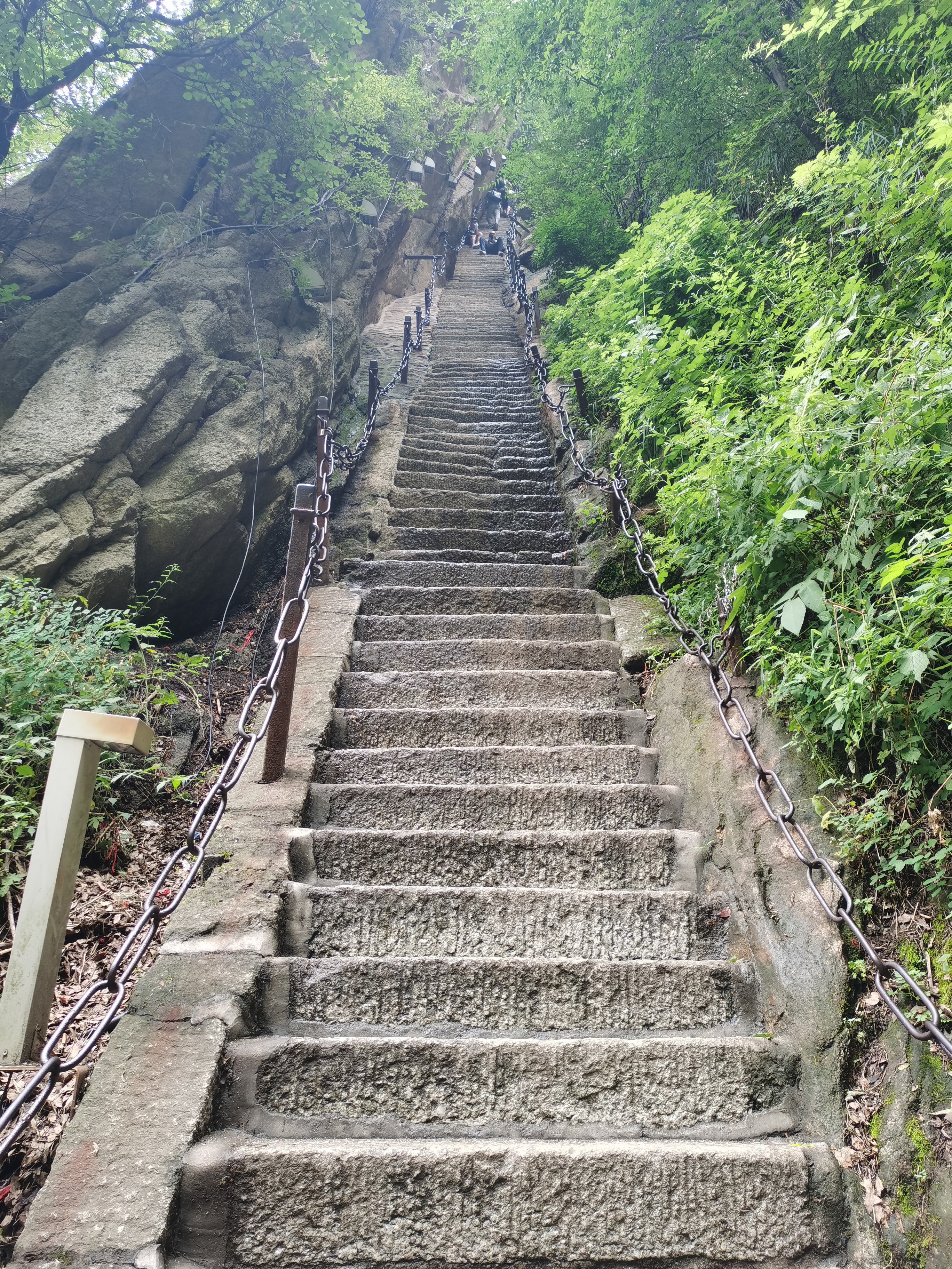 徒步华山悲惨场景,徒步华山要过哪些景观
