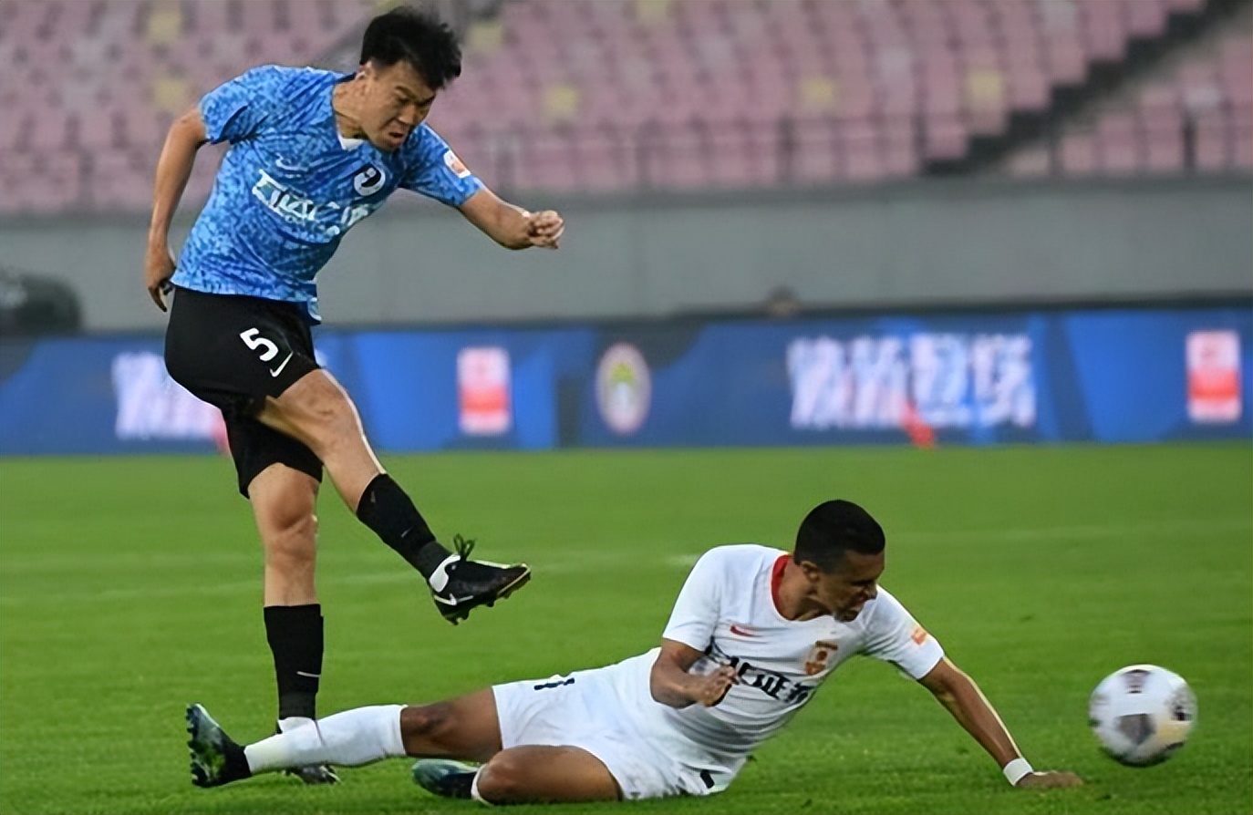 谢晖大连人联赛,谢晖的大连足球比赛