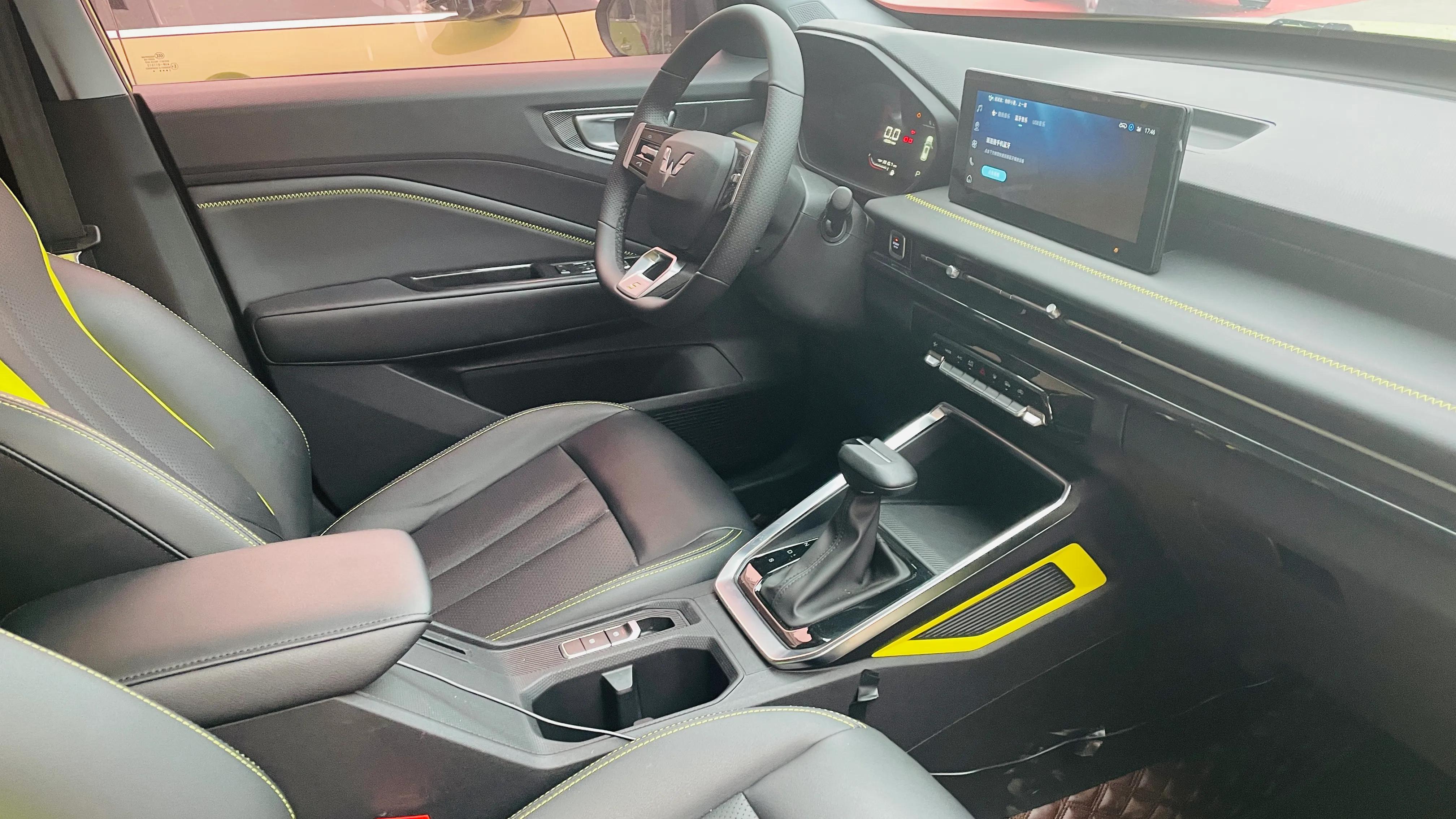 绿色五菱神车,绿色小五菱