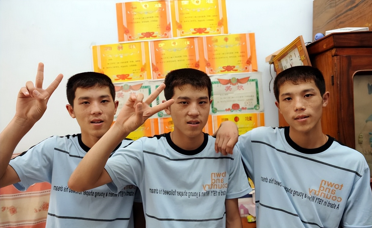 中国最牛的三胞胎高考成绩,山东四胞胎高考成绩出炉视频