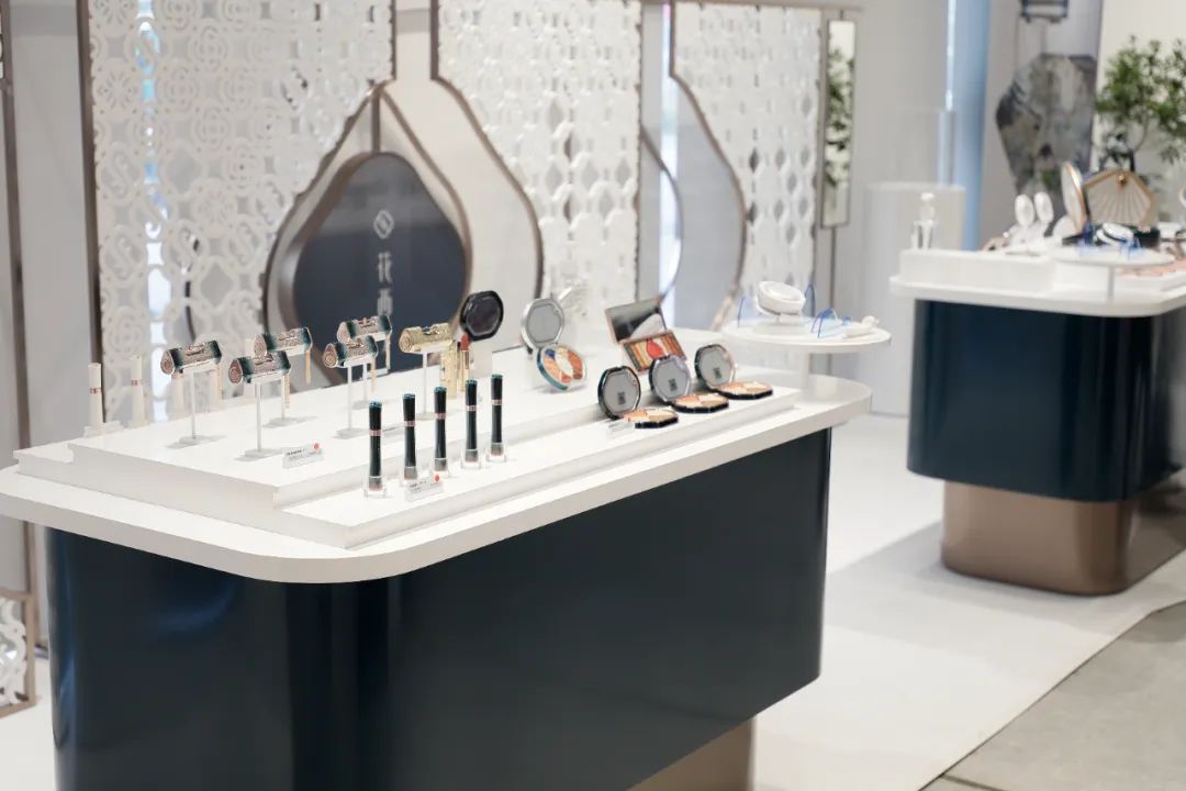 又一美妆品牌闭店！花西子首个海外快闪店亮相日本东京|一周鲜事