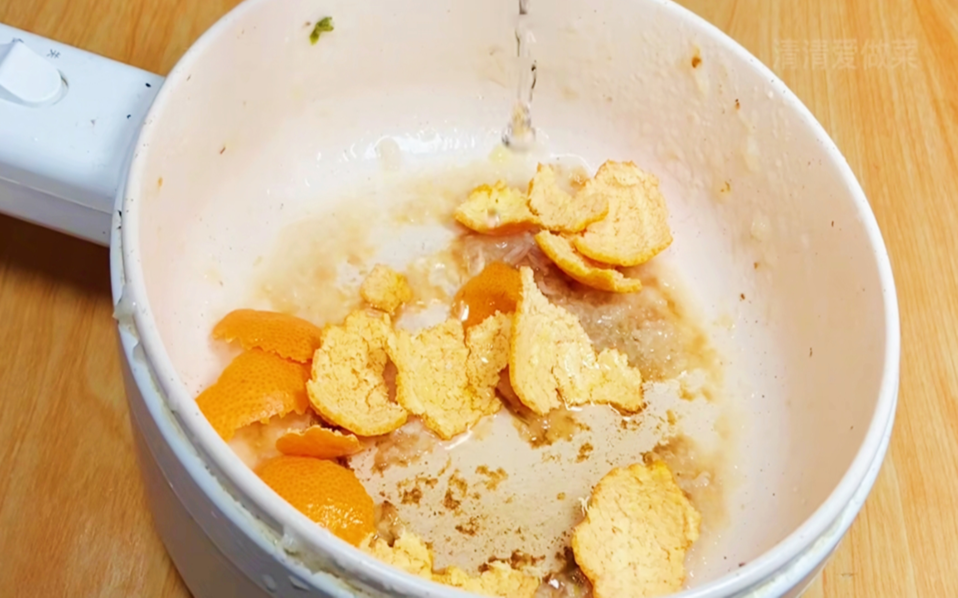 处理烧焦的锅的方法,炒锅锅底烧焦怎么处理