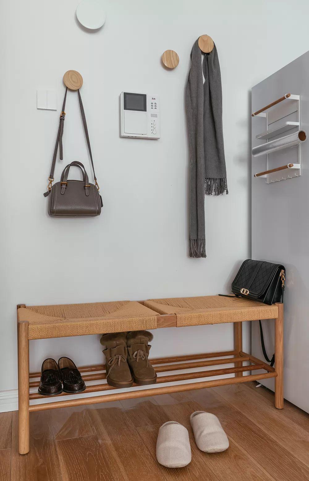 买不起大房子有个40平米的小复式,买不起大房子拥有27平小公寓