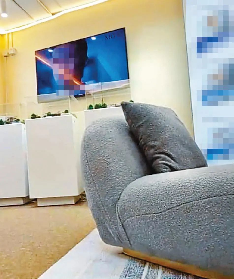 新型*局骗**！港男报旅游团，被女职员车轮战2小时，差点没了30万