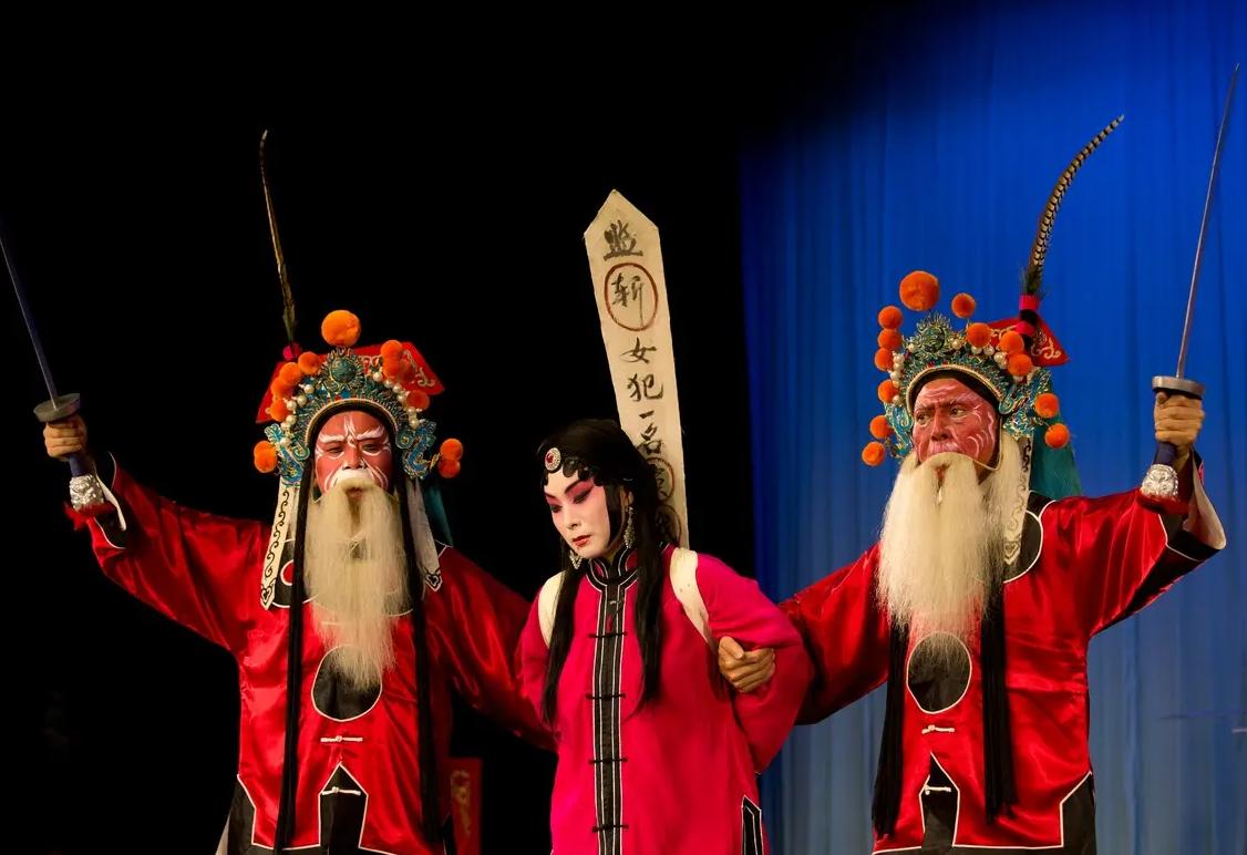 带泪的微笑——感伤的喜剧与中国古典戏剧的艺术精神