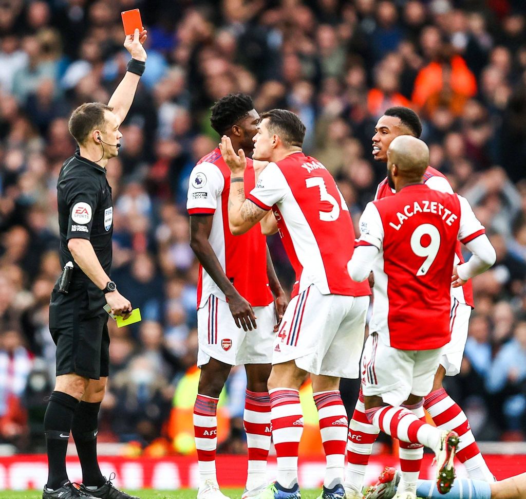 曼城4-0大胜皇家马德里现场,曼城2-1获胜斯旺西客场败北