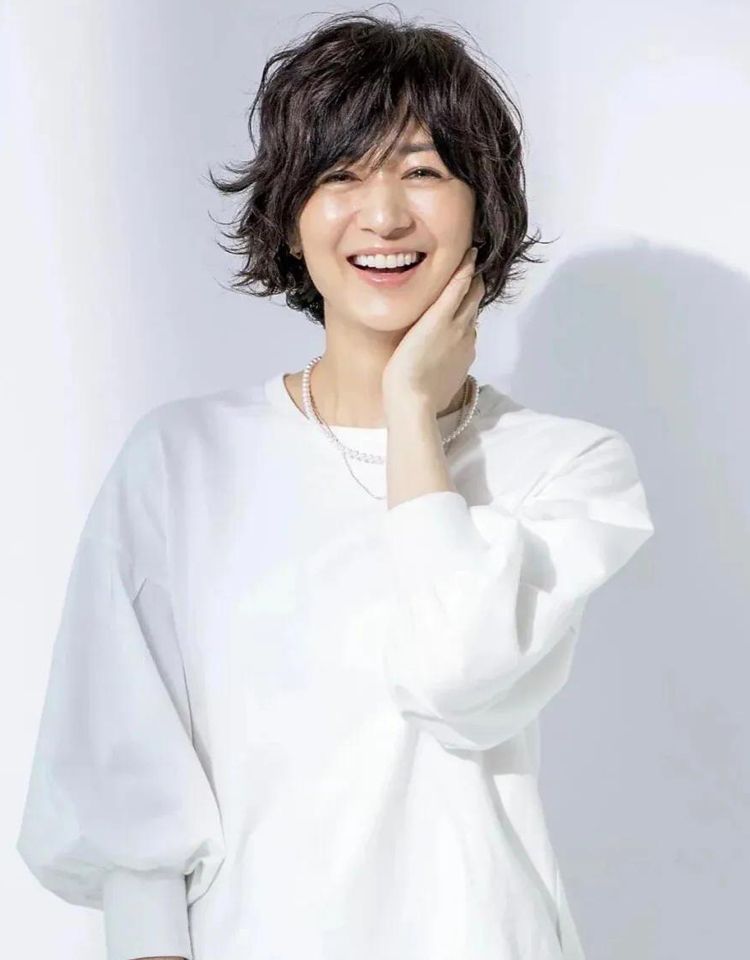 2020年女生最流行中长发气垫烫,今年流行烫什么小卷烫