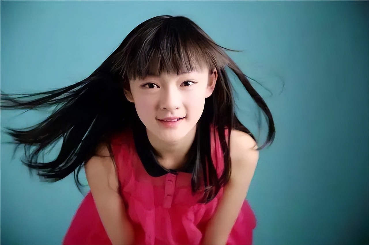 国民妹妹张子枫演技备受大众认可,演技派四小花旦张子枫