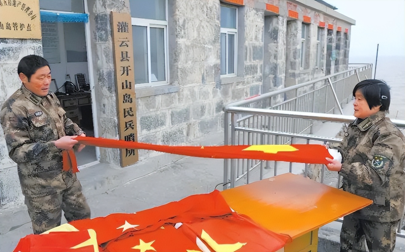 一夫妻守黄海孤岛32年不求回报,江苏夫妻守卫黄海孤岛32年