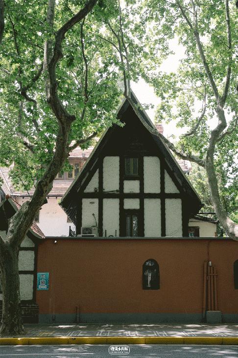 上海最好吃最便宜的火锅在哪里,上海最好吃的小吃在哪几条路上