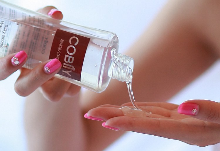 “办事”时使用润滑剂，对人体有害吗？别害羞，男女了解下有好处