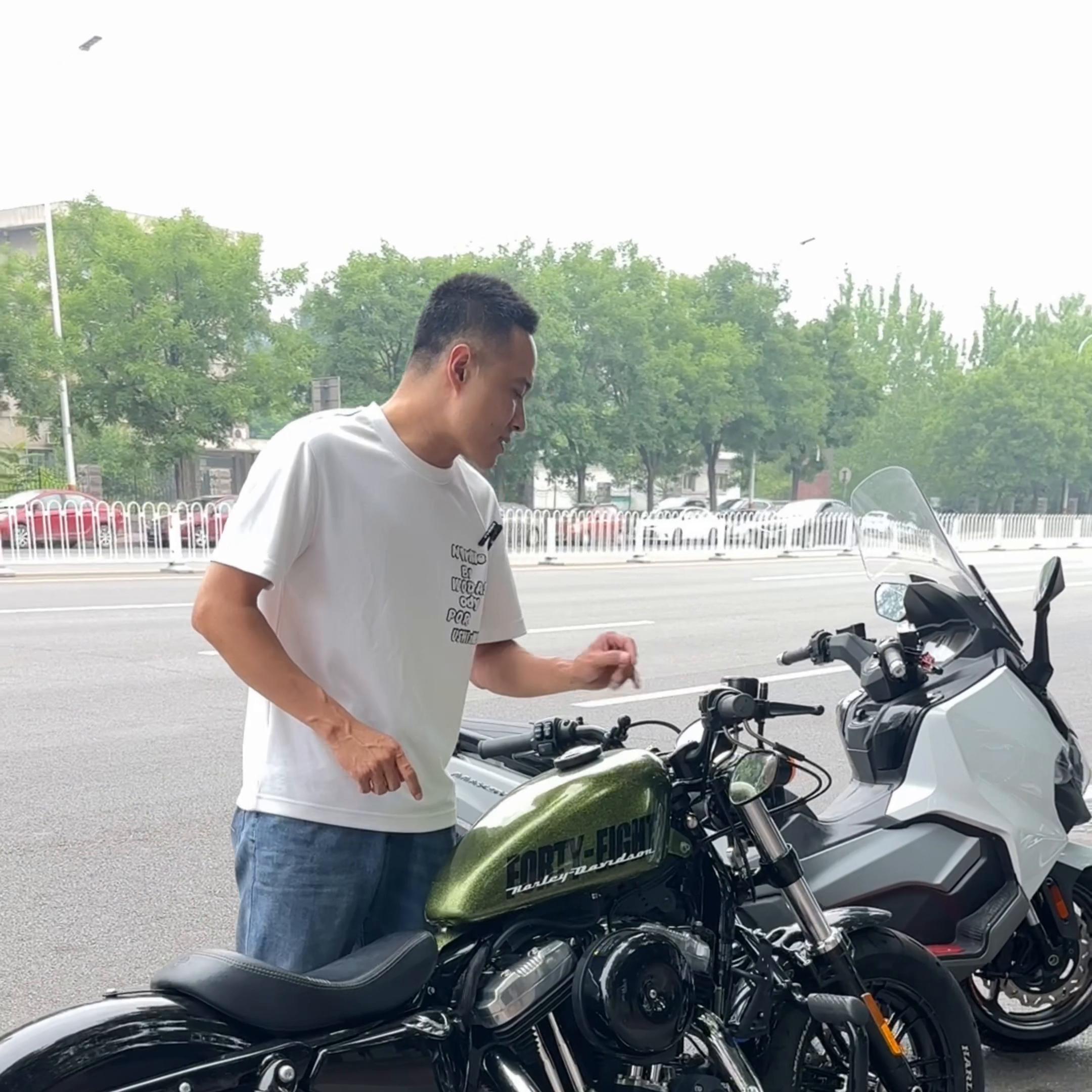 宝马r18和哈雷x48对比,宝马r18对比哈雷x48