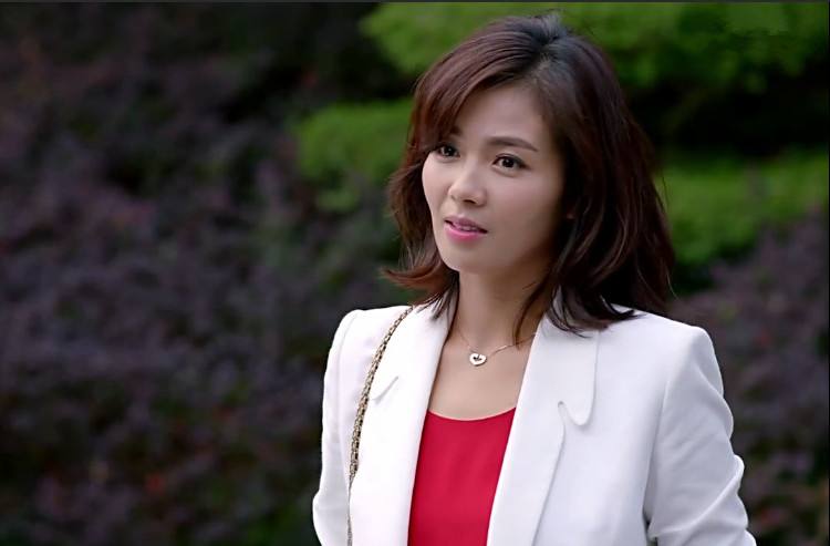 本命年一年到头穿红色有什么讲究,本命年要穿红色的代表什么