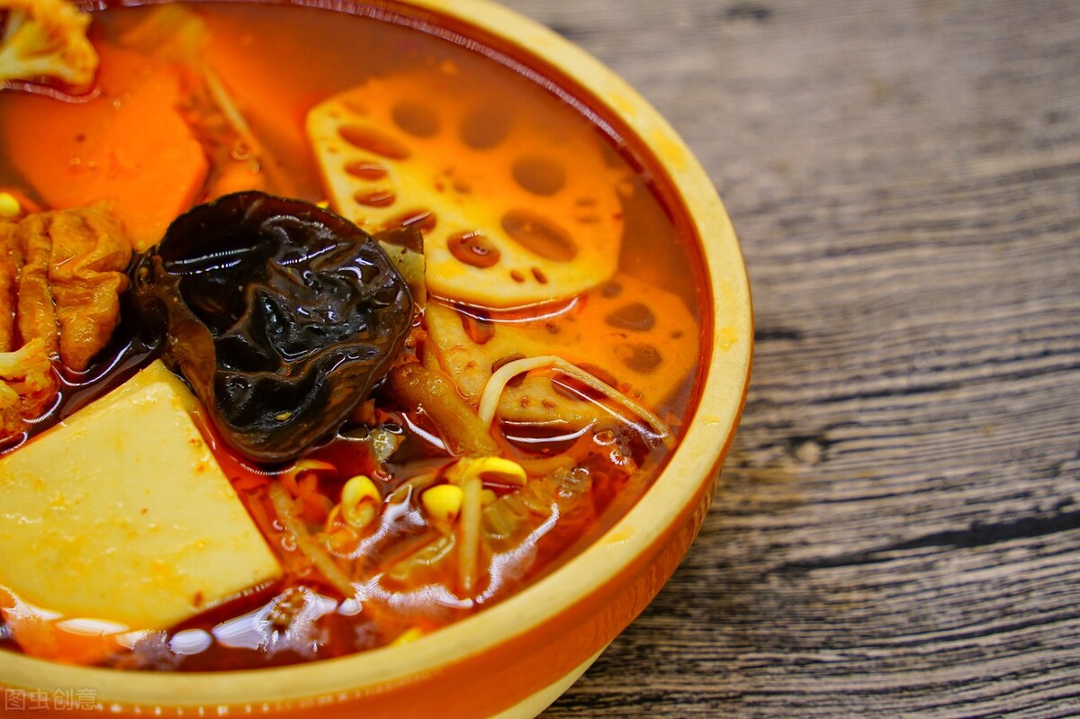 吃麻辣烫一年能赚多少钱,重庆麻辣烫的利润有多少