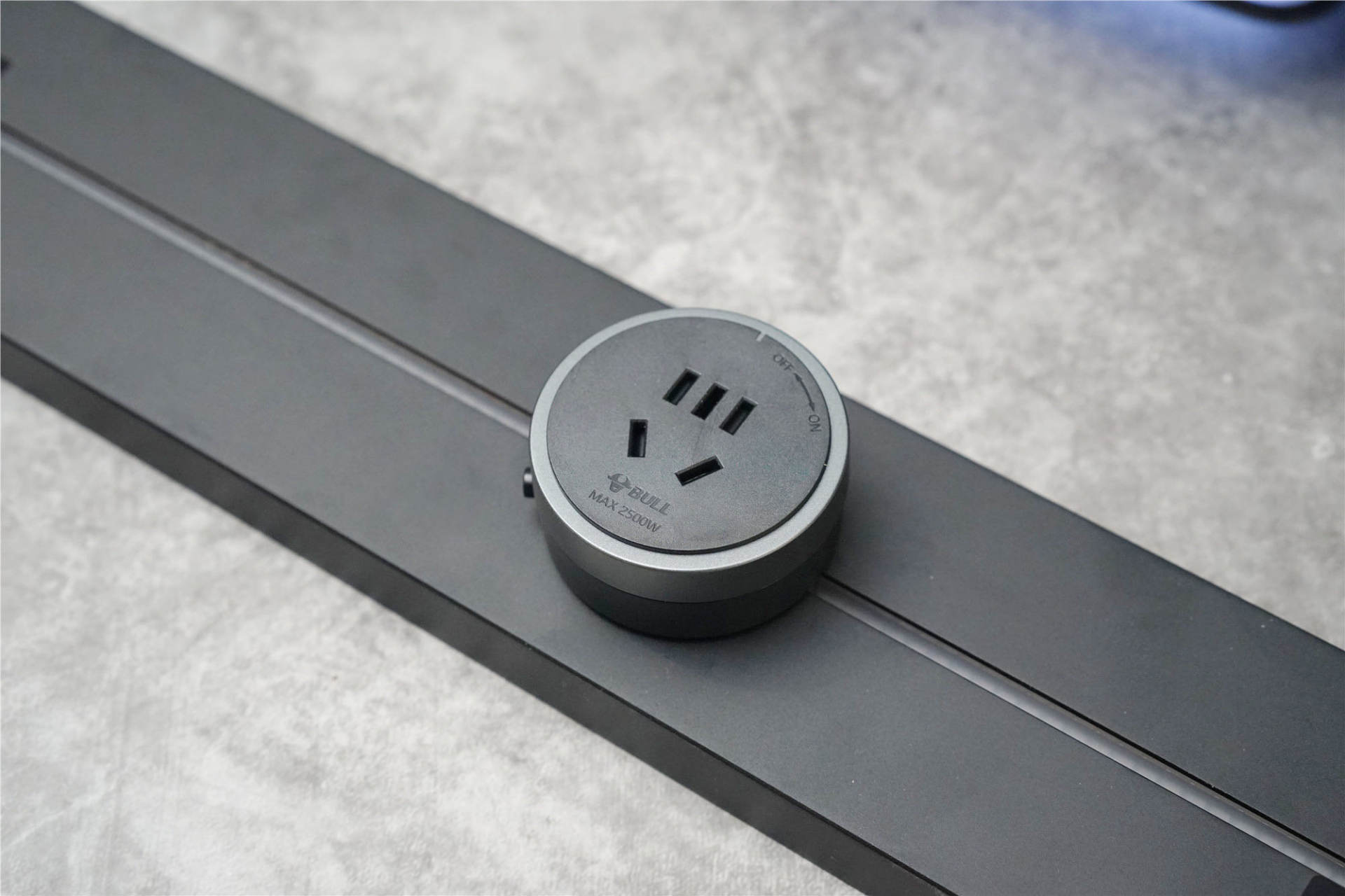 明装轨道插座需要怎么布线,轨道式插座如何安装明装