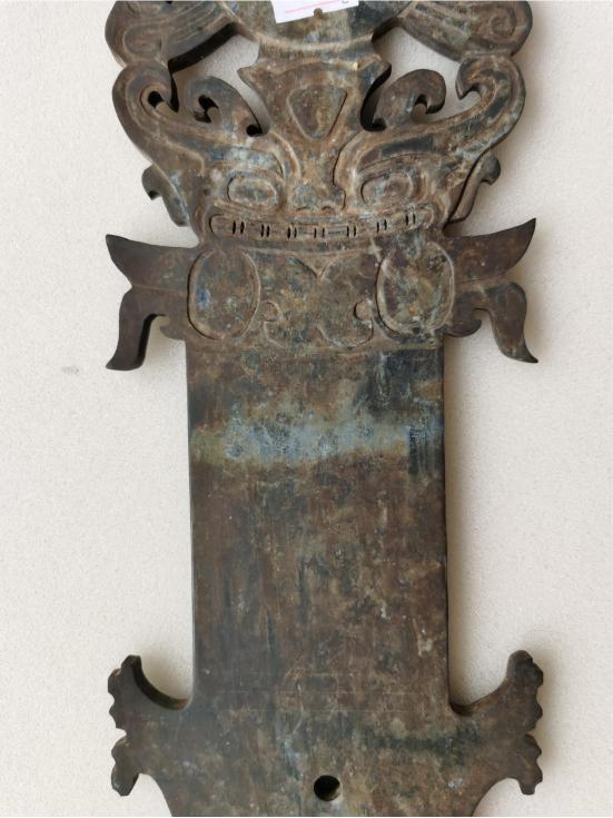 民间收藏的古蜀玉璧图片,馆藏老玉紫水晶玉琮