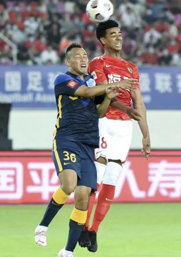 泰山队新赛季观察，腰软锋无力，边路过剩后防存在隐忧