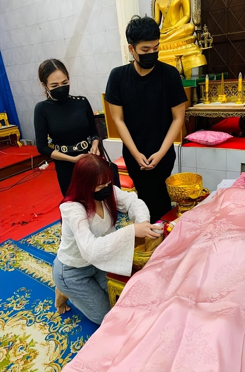 10天内12位名人去世哪12位,12位已经去世了的明星