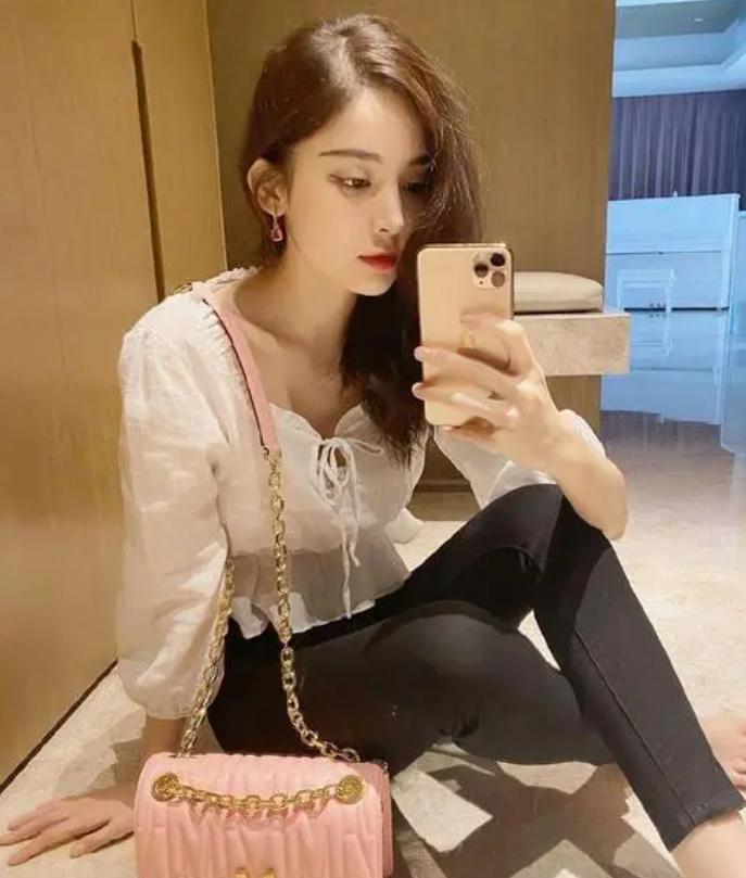 姣斿熀灏兼吵琛ｅ鍥芥槑鏄熼伄鑲夌┛鎼浘,鏄庢槦娉宠。澶栫┛闇茶叞椋庢牸