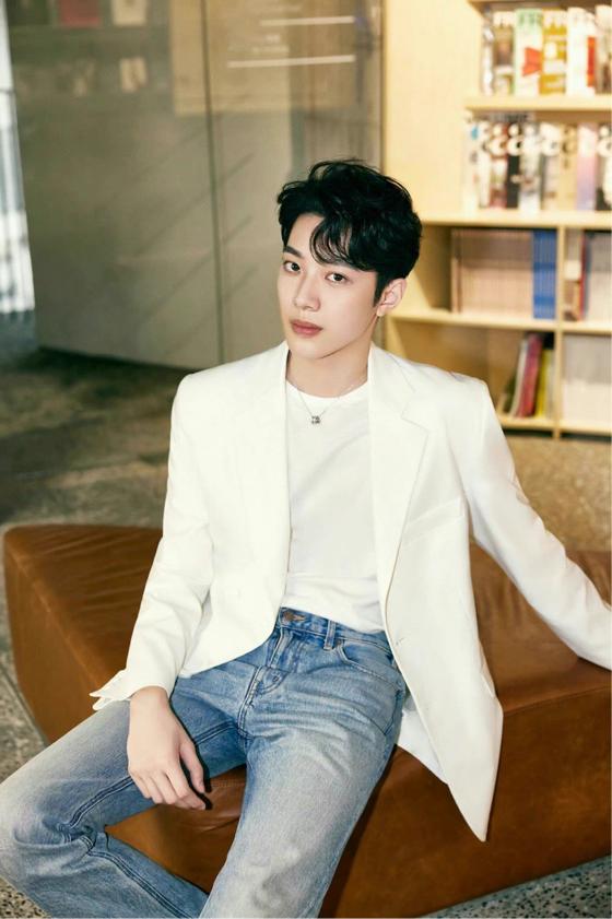 赖冠霖三格高清图片壁纸,赖冠霖高清三格壁纸