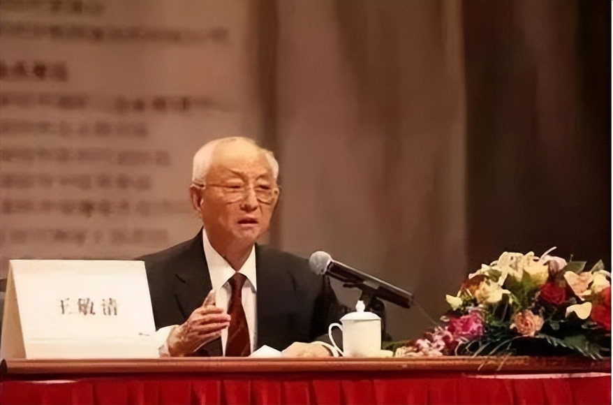 科学家首次破解：93岁内科主任医师也证实，不花一分钱就能轻松多活20年！只需...