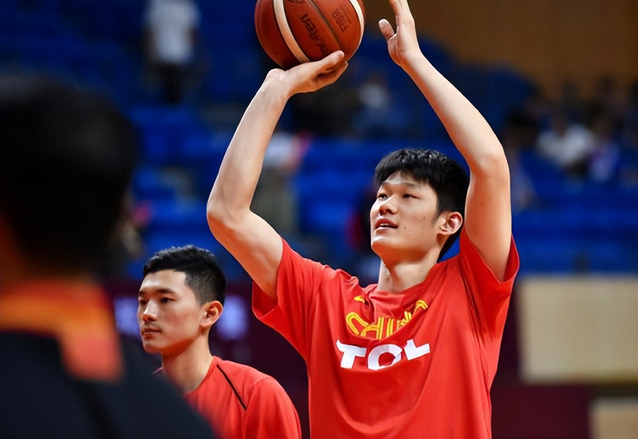 官方公布胡金秋伤情,胡金秋小腿骨折多久恢复