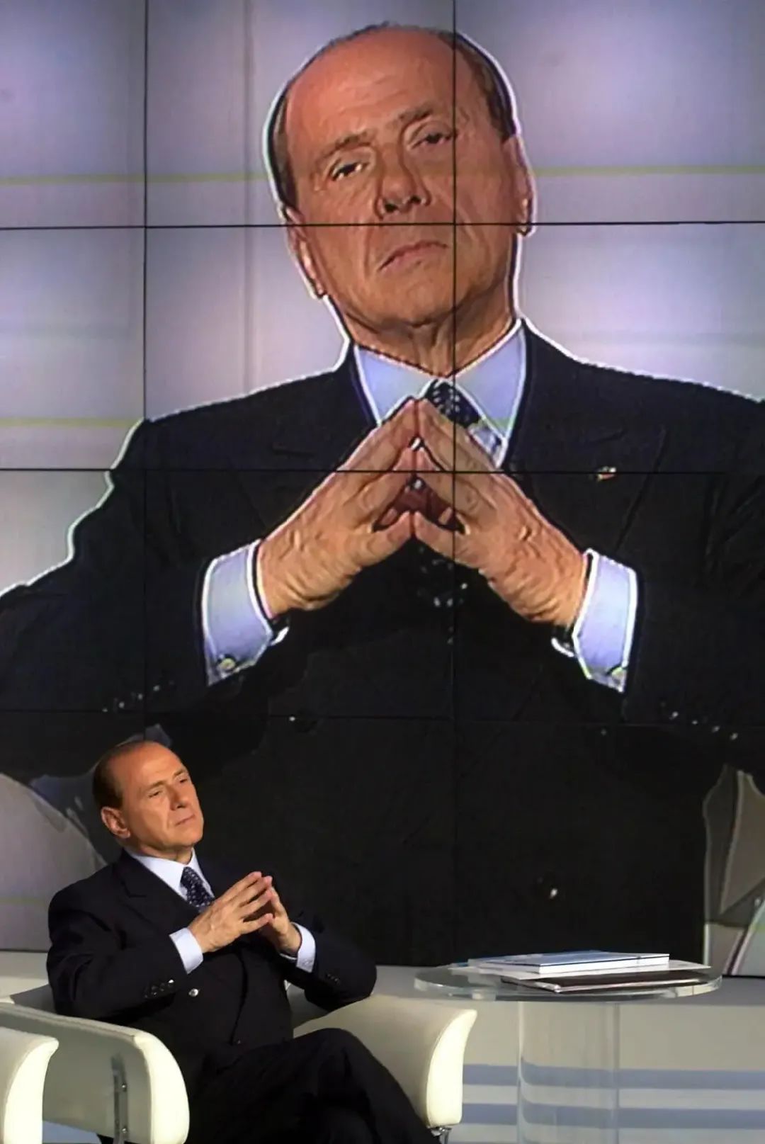 贝卢斯科尼对意大利的影响,贝卢斯科尼去世足球界